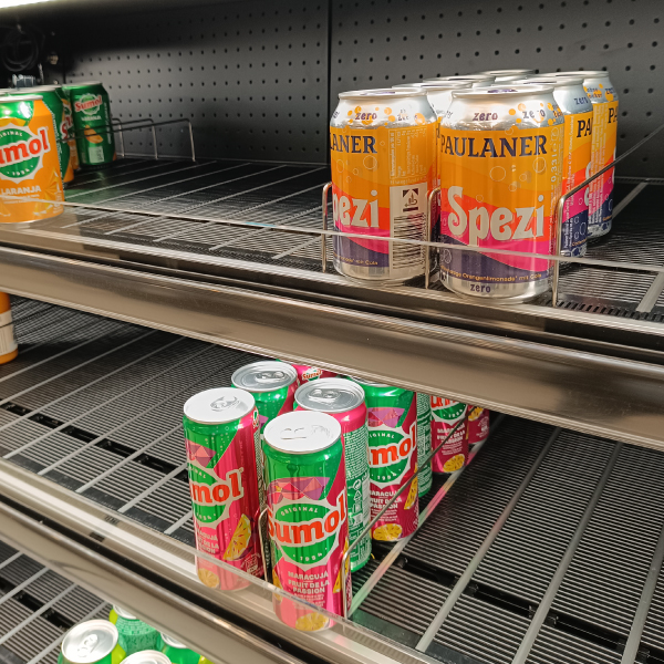 FIFO shelves